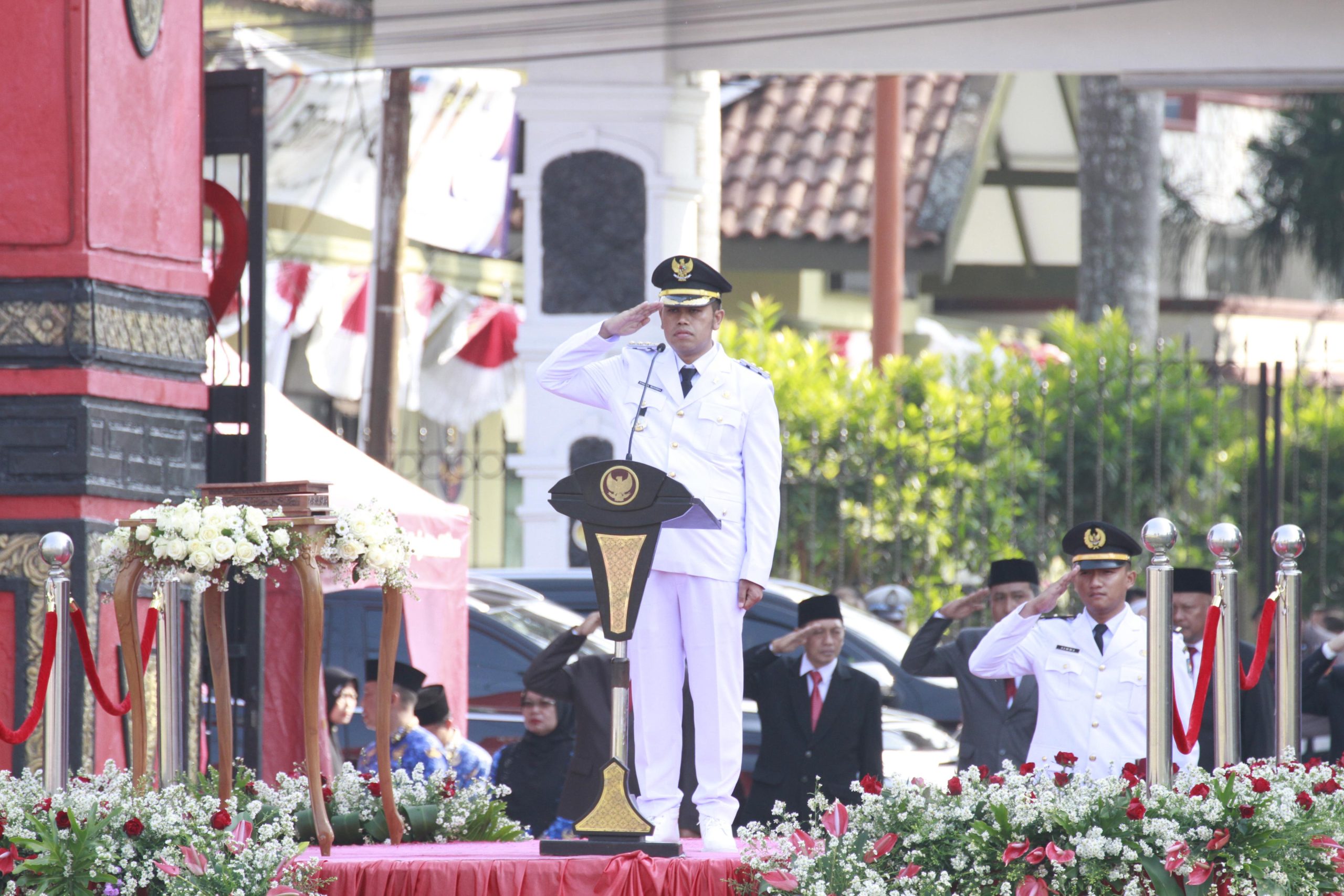 Wali Kota Blitar, Syauqul Muhibbin sebagai Inspektur Upacara di Upacara HUT RI ke-80 di Aloon-Aloon Kota Blitar