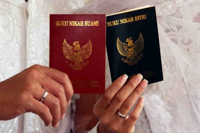 Di Balik Jeruji, Cinta Tetap Bersemi: Narapidana Polres Blitar Resmi Menikah di Masjid Polres