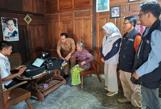 Pastikan Akurasi DPT, Bawaslu Blitar Turun Lapangan Telusuri Data Ganda Lansia