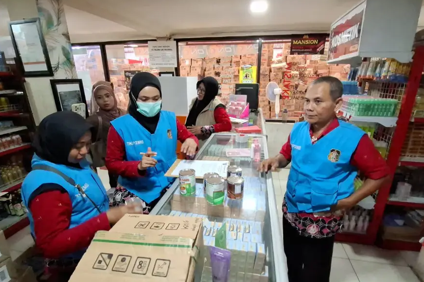 Sidak Keamanan Pangan Jelang Natal, Dinkes Blitar Temukan Produk Tak Layak Konsumsi