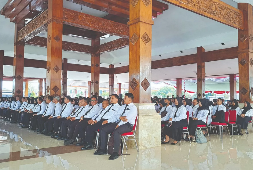 Tahap Akhir Penataan Non-ASN, Pemkab Blitar Bagikan 1.720 SK PPPK Paruh Waktu