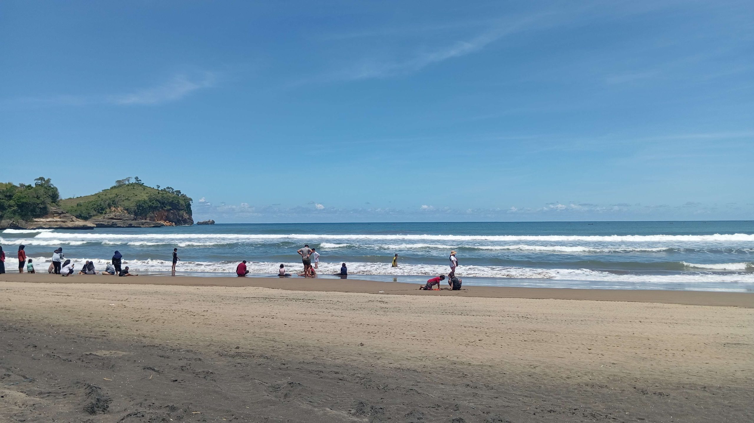 Imbas Tuntutan Transparansi, Masuk Pantai Serang Gratis Sambil Menunggu Audit Keuangan