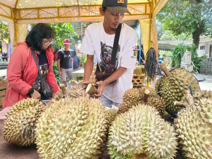 Surga Durian Hadir di Pasar Hortikultura Blitar, Durian Lokal Jadi Daya Tarik Utama