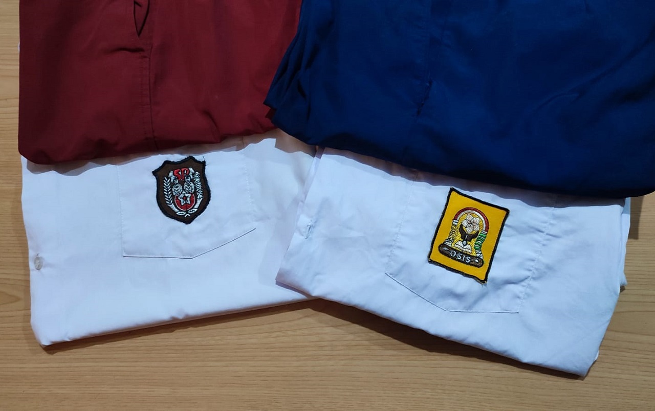 ilustrasi seragam sekolah