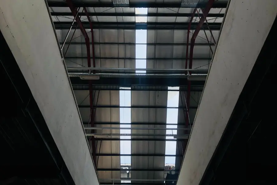 Atap Pasar Legi Blitar yang Rusak